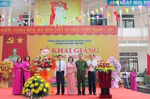 Vĩnh Phúc: Lãnh đạo huyện Bình Xuyên dự lễ khai giảng năm học mới