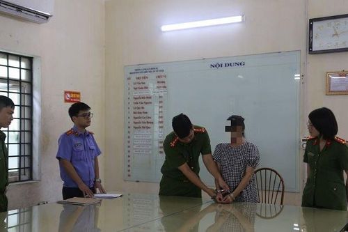 Khởi tố nhân viên thử việc tại ngân hàng đi lừa đảo