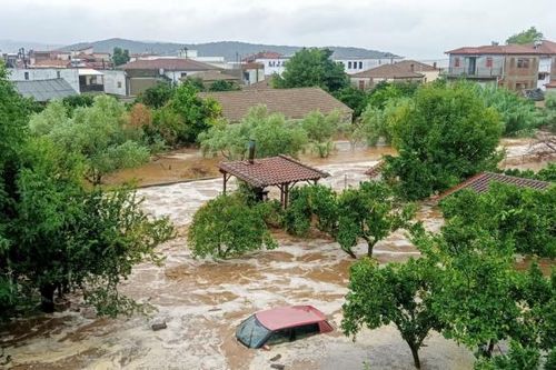 Bão lũ kinh hoàng khiến hàng loạt nước châu Âu điêu đứng