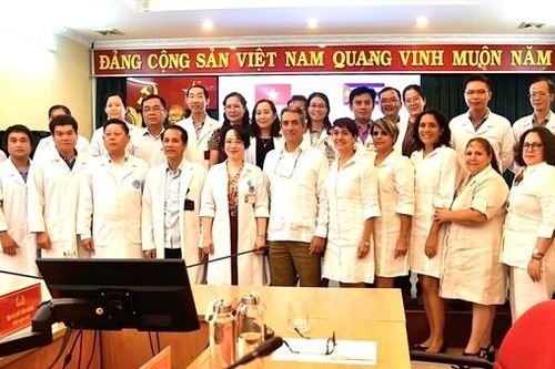 Bệnh viện 30-4 đón tiếp Đoàn Y tế Bộ Nội vụ Cuba đến làm việc