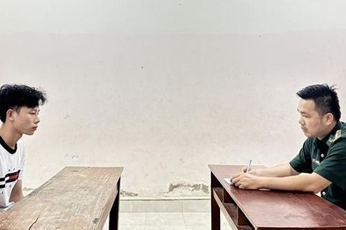 Bắt kẻ trốn truy nã nhập cảnh về Việt Nam