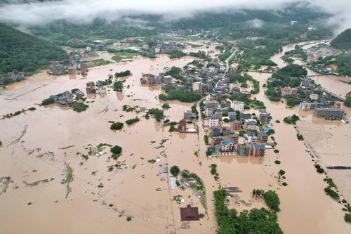 Bão Haikui gây lũ lụt nghiêm trọng ở miền đông nam Trung Quốc