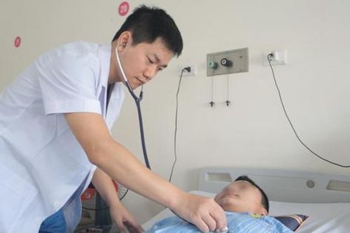 Nam thanh niên bị vỡ động mạch chủ vì nổ lốp xe tại một gara