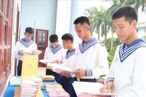 Giới thiệu sách của Tổng Bí thư về đường lối quân sự tới lực lượng Hải quân