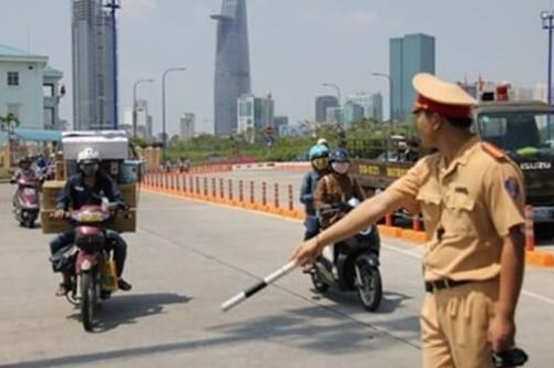 Từ 15/9, hàng triệu tài xế sẽ 'bớt run' khi ra đường nếu nắm được các quy định mới này