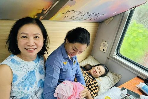 Hỗ trợ nữ hành khách sinh con an toàn trên tàu Nam - Bắc
