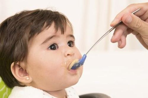 Xử lý đúng cách trẻ bị dị ứng thức ăn