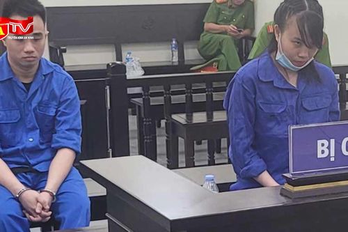 Nhận trông trẻ rồi dán băng dính, nhét quần vào miệng bé gái hơn 1 tuổi