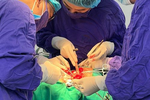 Phẫu thuật lấy khối u thần kinh ở vị trí cực kỳ nguy hiểm