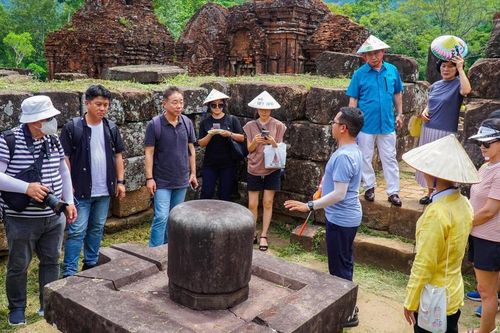 Quảng Nam: Hai điểm du lịch 'níu chân' du khách