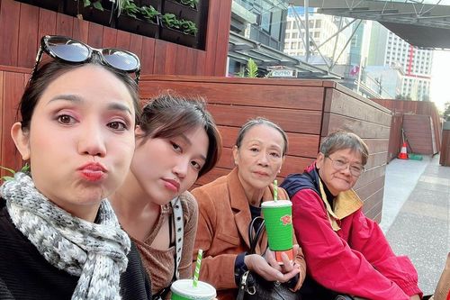 Ngừng làm 'bà mối' để... 'kiếm mối' cho mình!