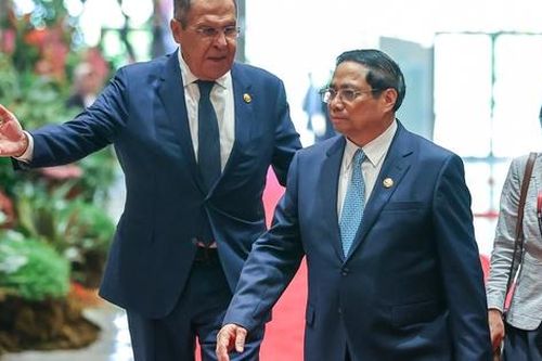 Thủ tướng Phạm Minh Chính gặp Trưởng đoàn Nga dự Hội nghị Cấp cao ASEAN 43
