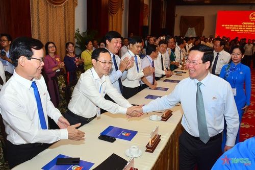 Chủ tịch nước Võ Văn Thưởng gặp gỡ các thế hệ chiến sĩ tình nguyện thành phố Hồ Chí Minh