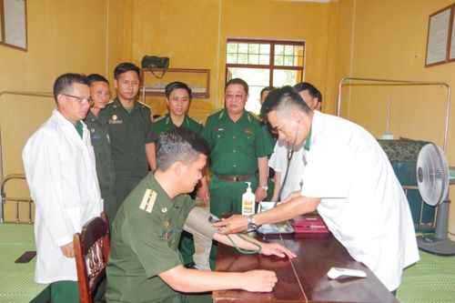 Khai mạc lớp tập huấn nghiệp vụ biên phòng cho cán bộ Quân đội Nhân dân Lào