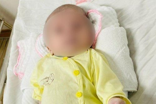 Cứu sống trẻ sơ sinh bị uốn ván rốn nguy hiểm sau sinh tại nhà