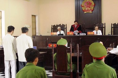 'Giam lỏng' để đòi nợ thuê, hai đối tượng lãnh án 7 năm tù