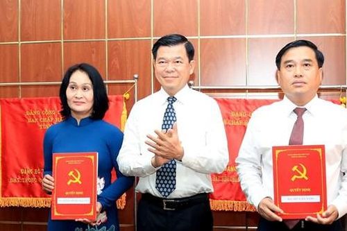 Bản tin 8H: Điều động, chỉ định 2 nhân sự giữ chức Bí thư Thành ủy