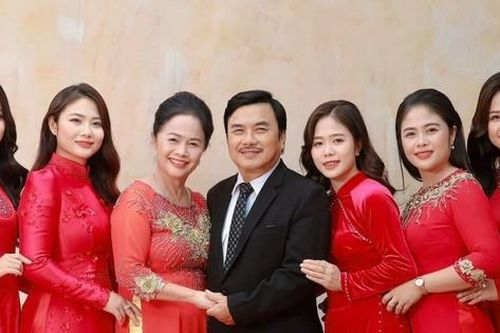 Xúc động câu chuyện 5 cô con gái xây nhà khang trang báo hiếu bố mẹ