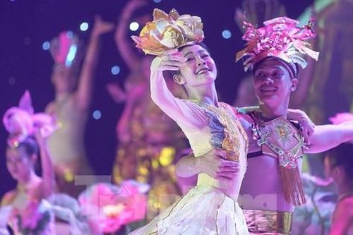 Sống động sắc màu lịch sử, văn hóa tại Đêm Việt Nam