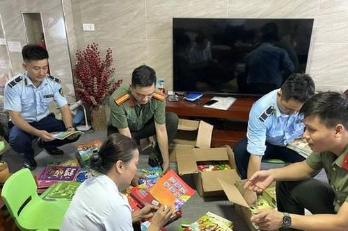 Công an cảnh báo tình trạng sách giả, sách lậu đầu năm học mới