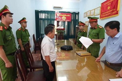 Phối giống bò 'trên giấy', 10 cán bộ bị khởi tố