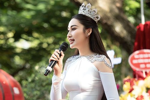 Hoa khôi Đoàn Hồng Trang phủ nhận mình là đại gia