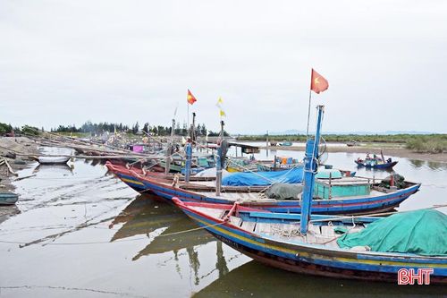 Huyện ven biển Hà Tĩnh 'kích hoạt' phương án phòng chống thiên tai
