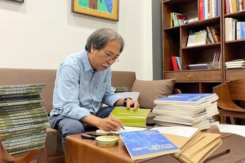 'Chiến dịch Đặc biệt'của nhà thơ Nguyễn Quang Thiều