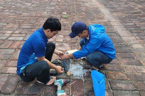 Diễn biến mới vụ hàng chục bộ đèn LED ở Kỳ đài Huế bị đập phá