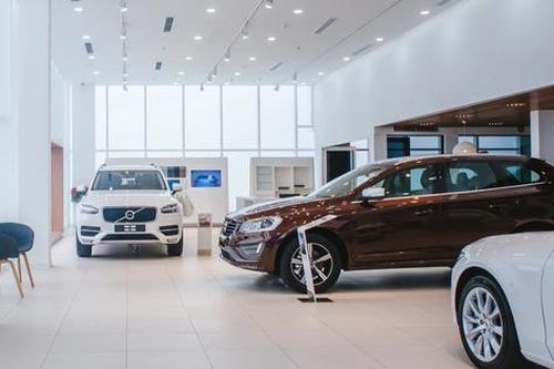 Nhiều mẫu ô tô tiếp tục giảm giá hơn trăm triệu đồng
