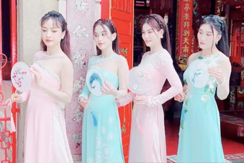 Sao nữ phim Cổng Mặt Trời hội ngộ sau 15 năm, chỉ một chi tiết không thay đổi