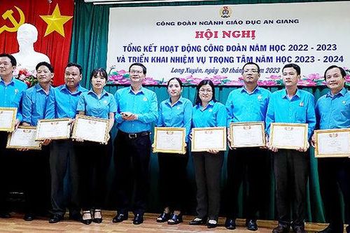 Đoàn viên ngành giáo dục An Giang thi đua 'Dạy tốt, học tốt'