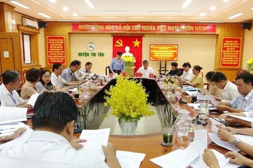 Huyện Tri Tôn đóng góp ý kiến cho kỳ họp 15 HĐND tỉnh An Giang