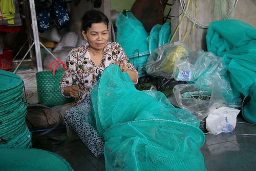 Thị trường ngư cụ vào mùa nhưng thưa khách