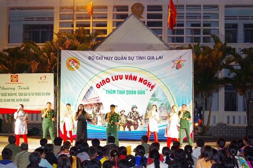 Những đứa con của làng