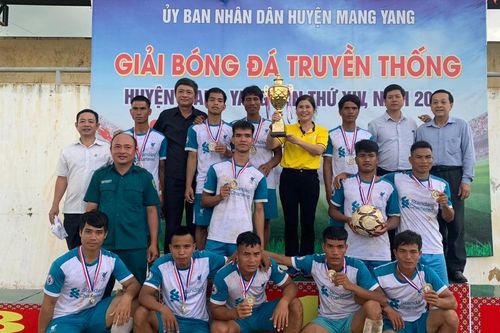 Xã Đê Ar vô địch Giải bóng đá truyền thống huyện Mang Yang