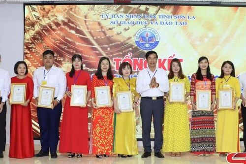 Thi đua đổi mới, sáng tạo trong quản lý, giảng dạy và học tập
