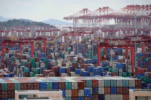 Thương mại Trung Quốc ổn định hơn trong tháng 8