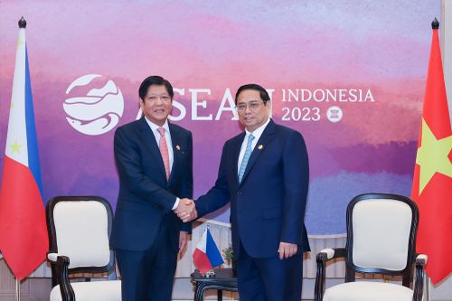 Thủ tướng gặp các đối tác quan trọng bên lề Hội nghị Cấp cao ASEAN