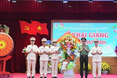Tăng cường cơ sở vật chất, đẩy nhanh chuyển đổi số hướng tới xây dựng nhà trường thông minh