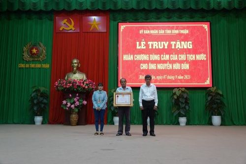 Vinh danh cá nhân, tập thể dũng cảm trong chữa cháy và cứu nạn cứu hộ