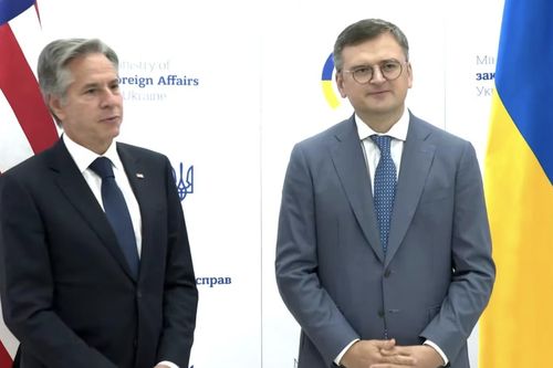 Ngoại trưởng Blinken bất ngờ thăm Ukraine, công bố gói viện trợ 1 tỷ USD