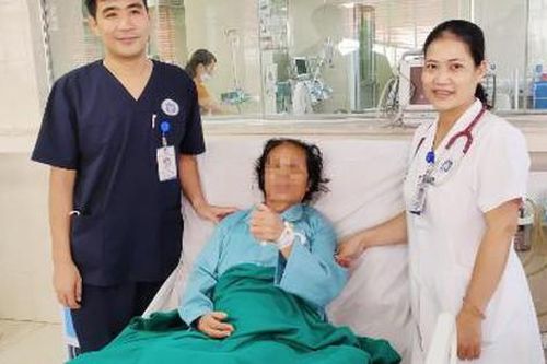 Đột ngột đau đầu, nôn nhiều, người phụ nữ suýt vỡ túi phình mạch máu não