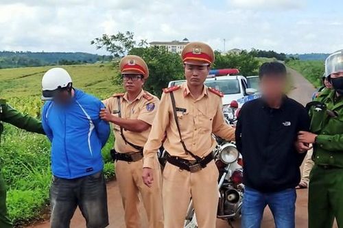 Đắk Nông: Bắt 2 đối tượng cướp giật tài sản của người đi đường