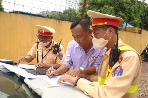 Công an Hà Nội xử lý 806 trường hợp vi phạm Luật Giao thông đường bộ