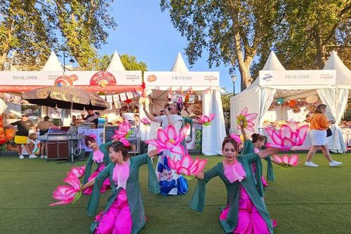 Pháp: Gian hàng Việt Nam nổi bật tại Làng ẩm thực quốc tế 2023
