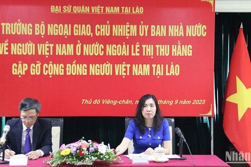Thứ trưởng Ngoại giao dự hoạt động tôn vinh tiếng Việt tại Lào