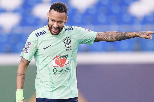 Neymar cam kết với tuyển Brazil, nhưng chưa thể thi đấu trong tháng này