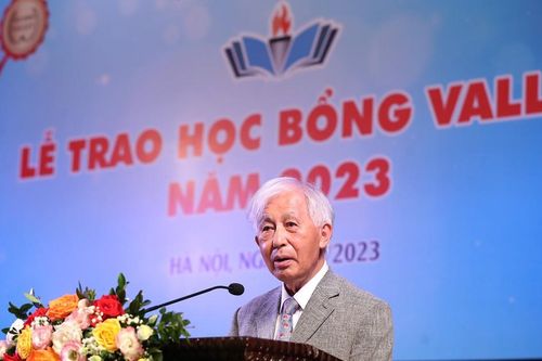 425 học sinh THPT xuất sắc khu vực miền Bắc nhận học bổng Vallet 2023