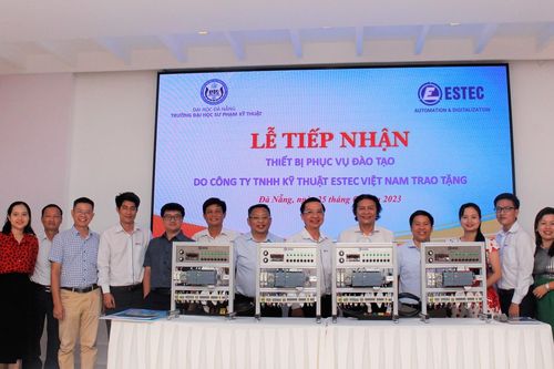 Đưa công nghệ vào trường học